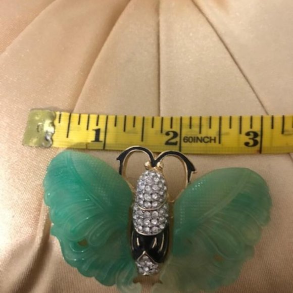 Kenneth J. Lane "Jade" & Crystal Brooch Signed Collectible - Picture 2 of 3